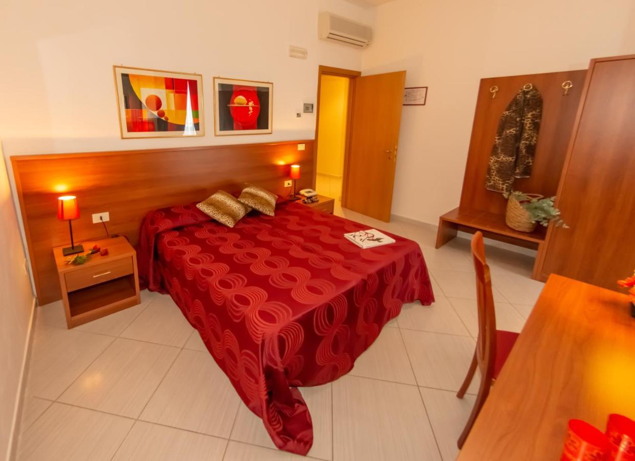 Hotel Solaria Rodi Garganico Exterior photo